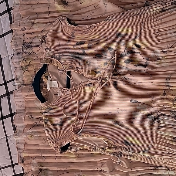 NEW H&M Conscious All Season Stunning Long Pleated Dress Size 2 - Picture 4 of 12